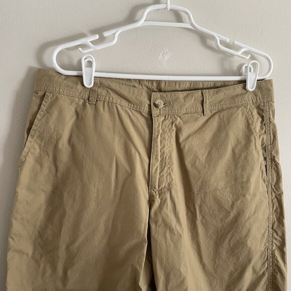 Columbia Men Sz 34 Waist - 10" Length Tan Khaki Pocketed Lightweight Shorts - Picture 3 of 9